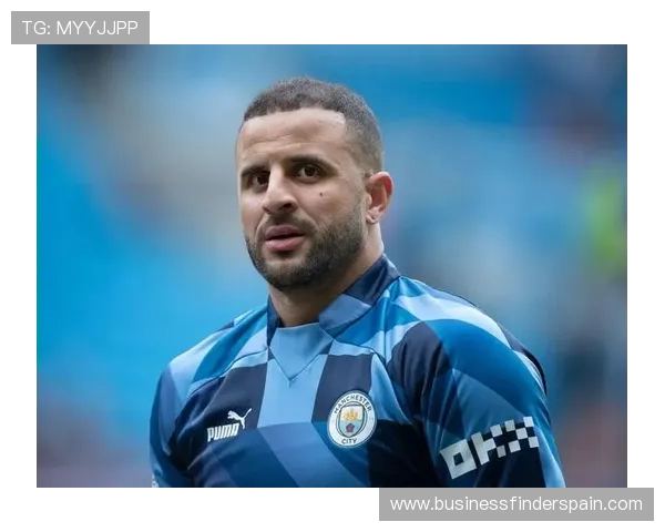 凯尔·沃 Walker 入选英超最佳阵容：顶级边后卫地位解析