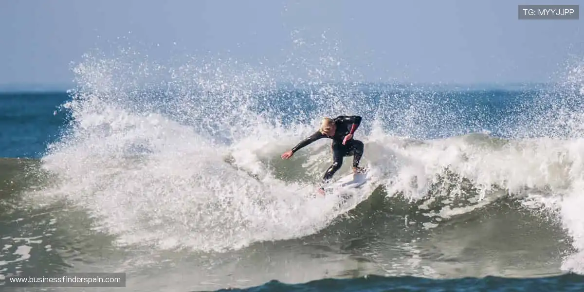 专业装备，轻松掌控赛场！🎾 品质与潮流，为你的热爱加冕！